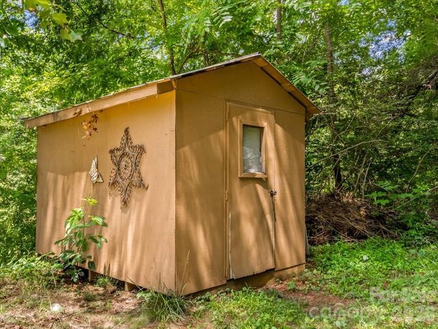 1280 Old Mine Fork Road, Burnsville, NC 28714