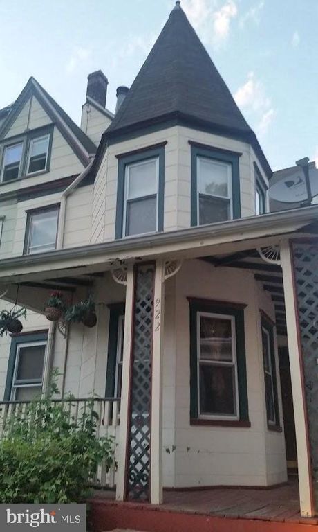 922 CARTERET AVE, Trenton, NJ 08618
