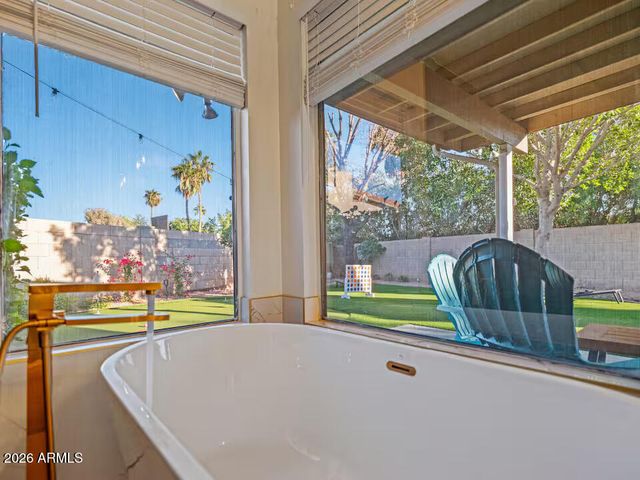 4537 E LE MARCHE Avenue, Phoenix, AZ 85032