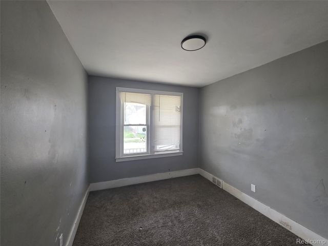 17130 Mackay Street, Detroit, MI 48212