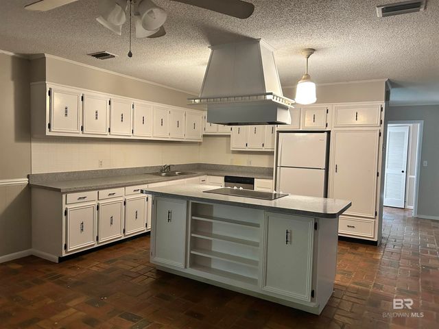 1906 Elaine Avenue, Bay Minette, AL 36507