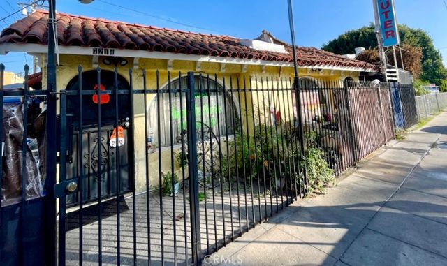 2703 Walnut Street, Huntington Park, CA 90255