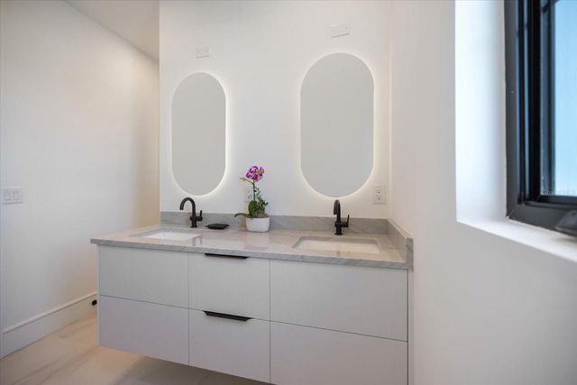 2045 GOLDENROD STREET, Sarasota, FL 34239