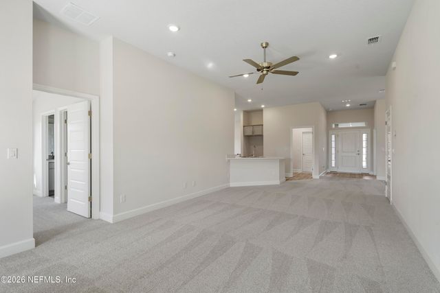 8333 HELMSLEY Boulevard, Jacksonville, FL 32219