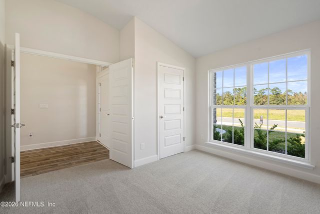 8333 HELMSLEY Boulevard, Jacksonville, FL 32219