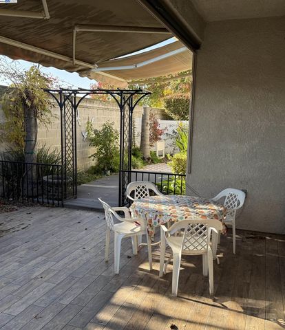 1349 Table Mountain Dr, Oakdale, CA 95361