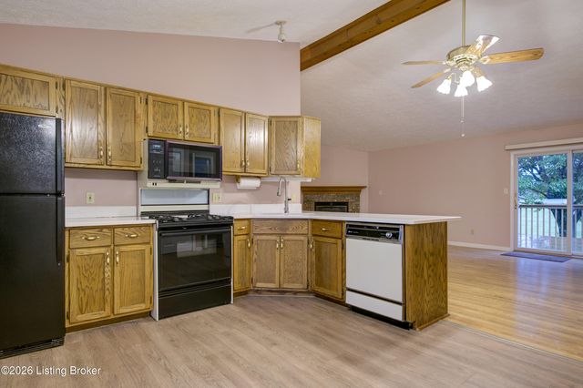 25 Valleyview Dr, Fisherville, KY 40023