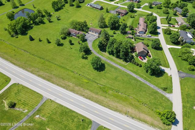 25 Valleyview Dr, Fisherville, KY 40023