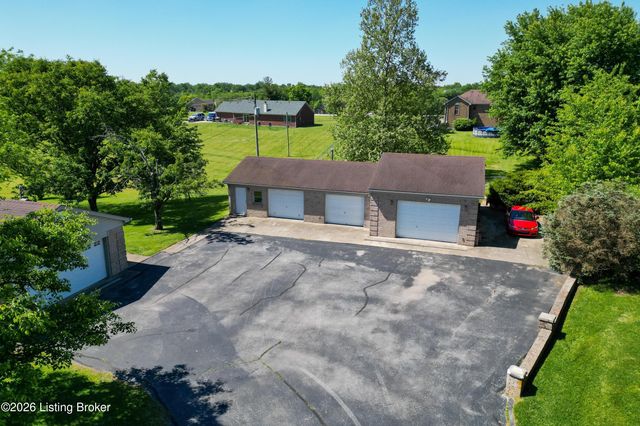 25 Valleyview Dr, Fisherville, KY 40023
