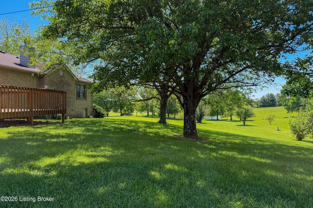 25 Valleyview Dr, Fisherville, KY 40023