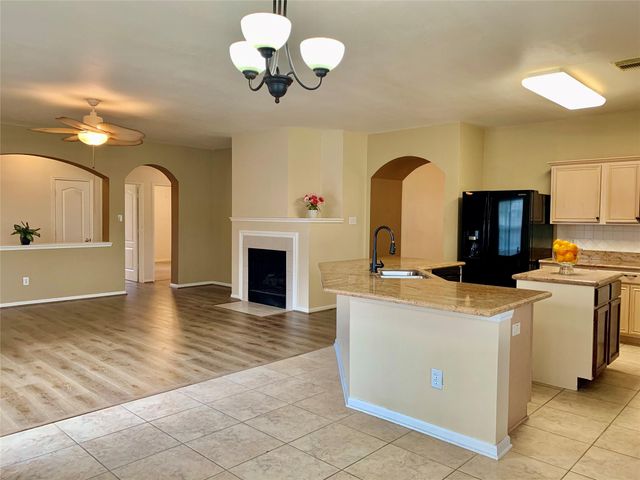 3815 Beacons View Lane, Friendswood, TX 77546