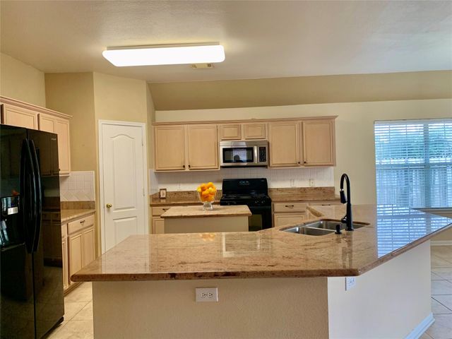 3815 Beacons View Lane, Friendswood, TX 77546