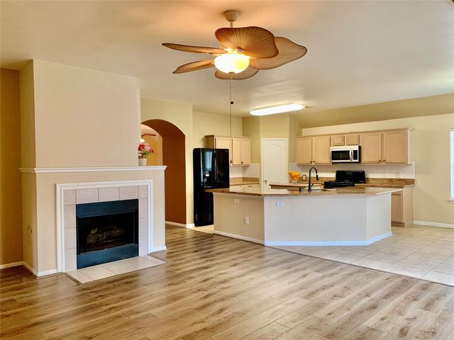 3815 Beacons View Lane, Friendswood, TX 77546