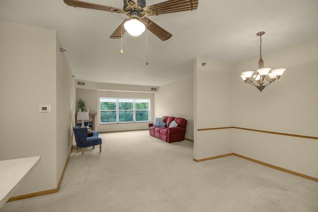 1341 Lake Drive W B113, Chanhassen, MN 55317