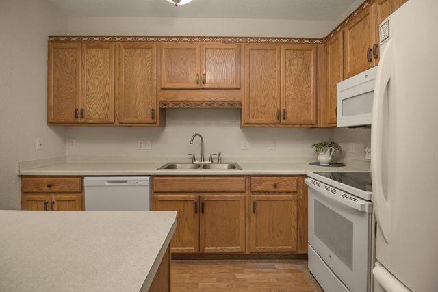 1341 Lake Drive W B113, Chanhassen, MN 55317