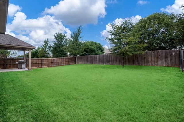 329 Strait Lane, Waxahachie, TX 75165