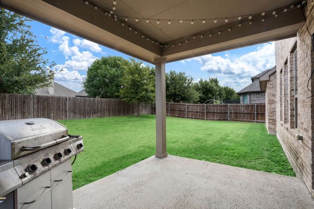 329 Strait Lane, Waxahachie, TX 75165