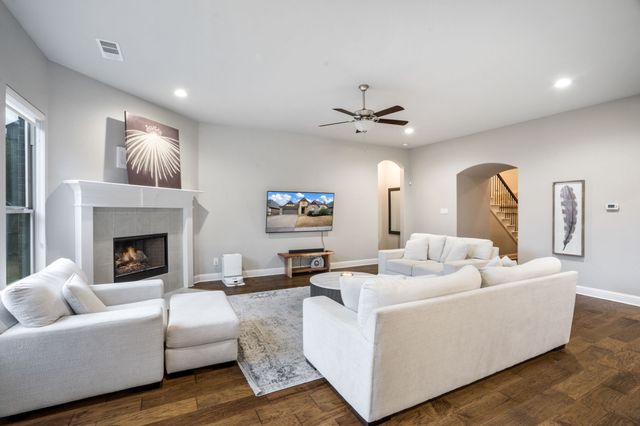 329 Strait Lane, Waxahachie, TX 75165