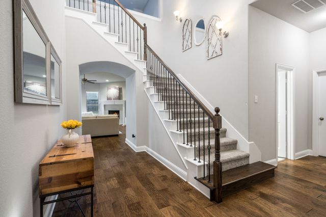 329 Strait Lane, Waxahachie, TX 75165