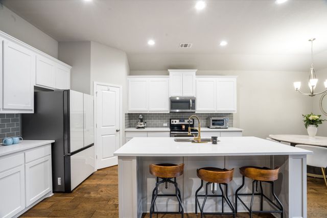 329 Strait Lane, Waxahachie, TX 75165