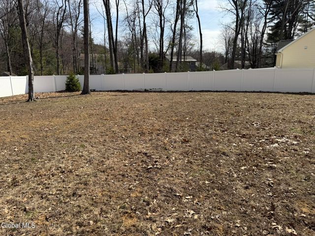 27 Spencer Street, Clifton Park, NY 12065