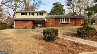 819 VENETTA Place NW, Atlanta, GA 30318