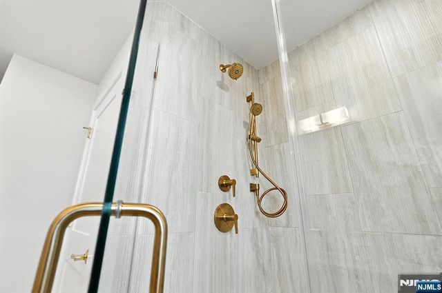 190 Canterbury Avenue, North Arlington, NJ 07031