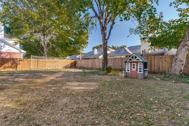 2821 Cheshire Way, Grand Prairie, TX 75052