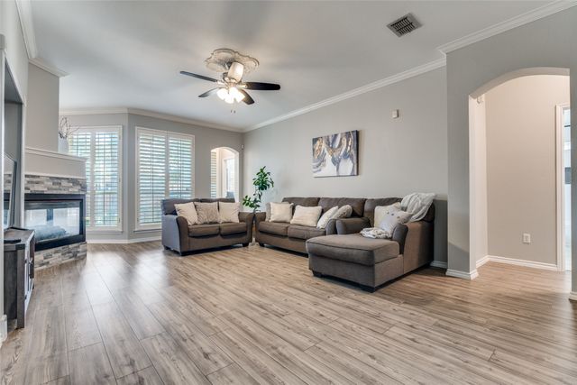 2821 Cheshire Way, Grand Prairie, TX 75052