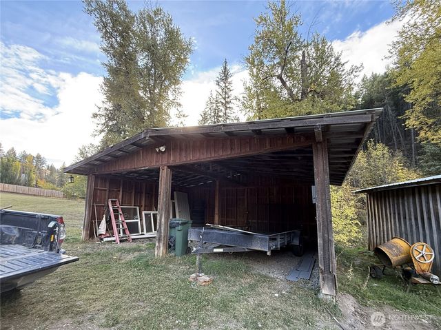 160 St Peter's Creek Road, Malo, WA 99150