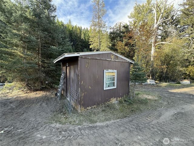 160 St Peter's Creek Road, Malo, WA 99150