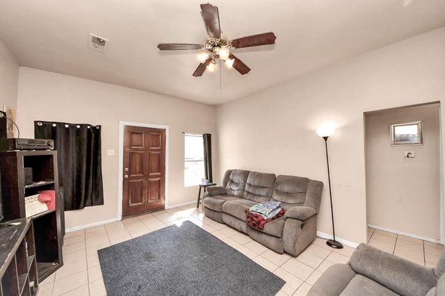 919 E 32nd Street, Houston, TX 77022