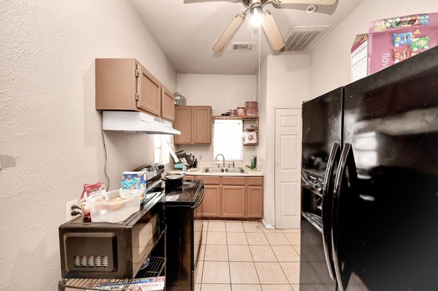 919 E 32nd Street, Houston, TX 77022