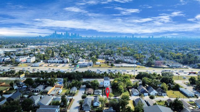 919 E 32nd Street, Houston, TX 77022