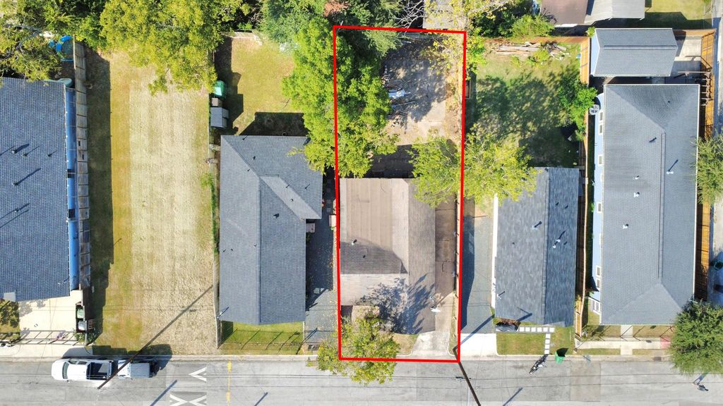919 E 32nd Street, Houston, TX 77022