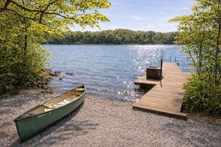 15 Lake View Court, Southampton, NY 11968