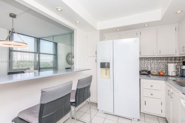 3675 N Country Club Dr 401, Aventura, FL 33180