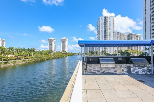 3675 N Country Club Dr 401, Aventura, FL 33180