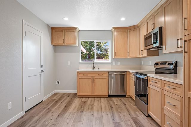 3261 Laurelhurst Dr, Rancho Cordova, CA 95670