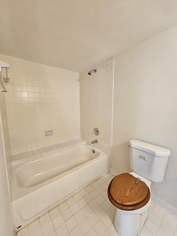 1820 N Congress Avenue 210, West Palm Beach, FL 33401