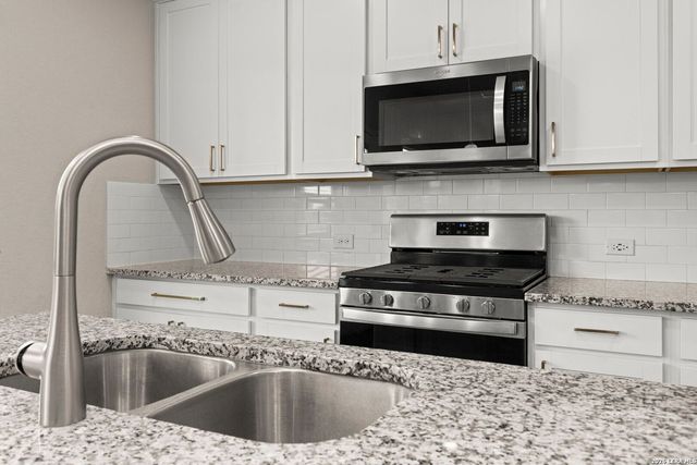 12221 Icon, San Antonio, TX 78253