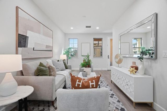 605 Cinnamon Circle, Mountain View, CA 94043