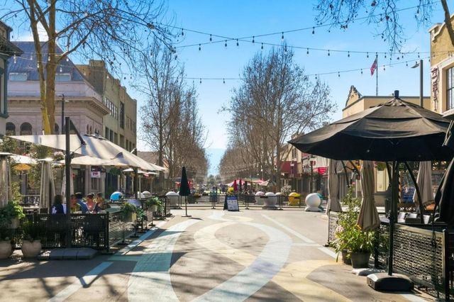 605 Cinnamon Circle, Mountain View, CA 94043