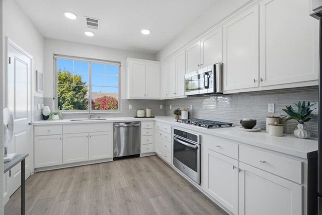 605 Cinnamon Circle, Mountain View, CA 94043