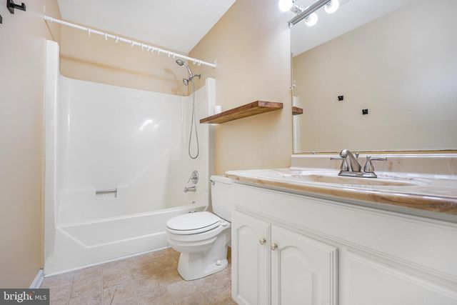 128 KINGS MILL DR, Fredericksburg, VA 22401