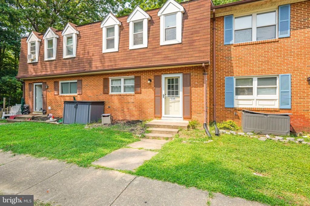 128 KINGS MILL DR, Fredericksburg, VA 22401