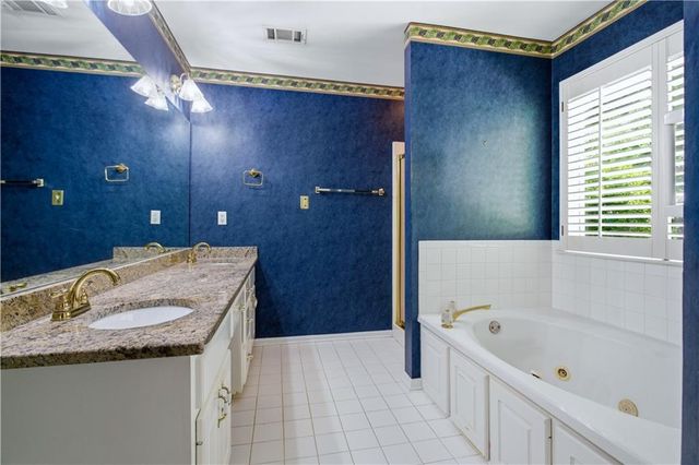 2211 Flowering Drive, Grayson, GA 30017