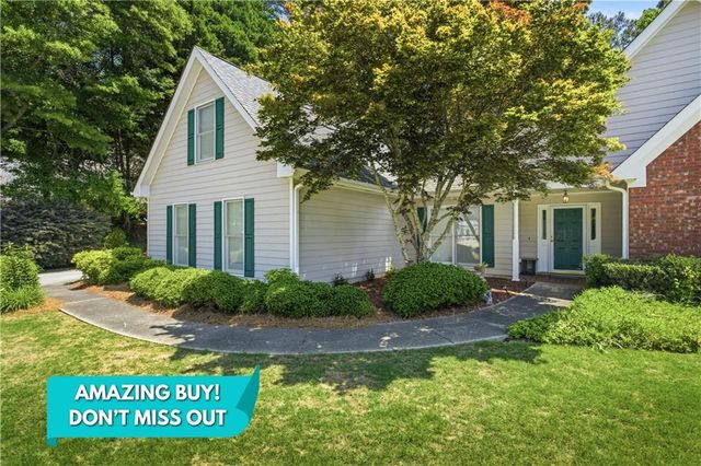2211 Flowering Drive, Grayson, GA 30017