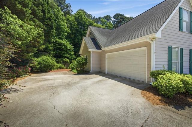 2211 Flowering Drive, Grayson, GA 30017