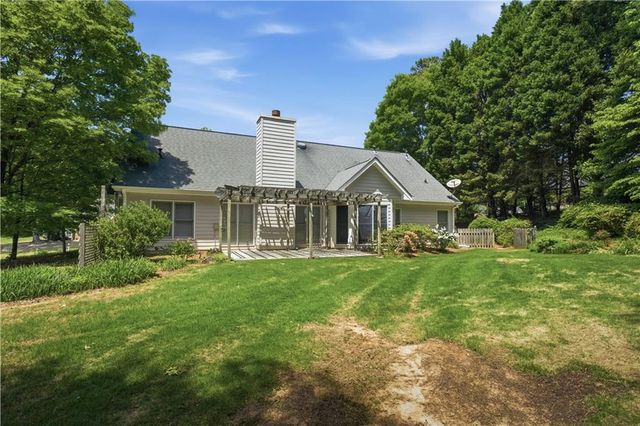 2211 Flowering Drive, Grayson, GA 30017